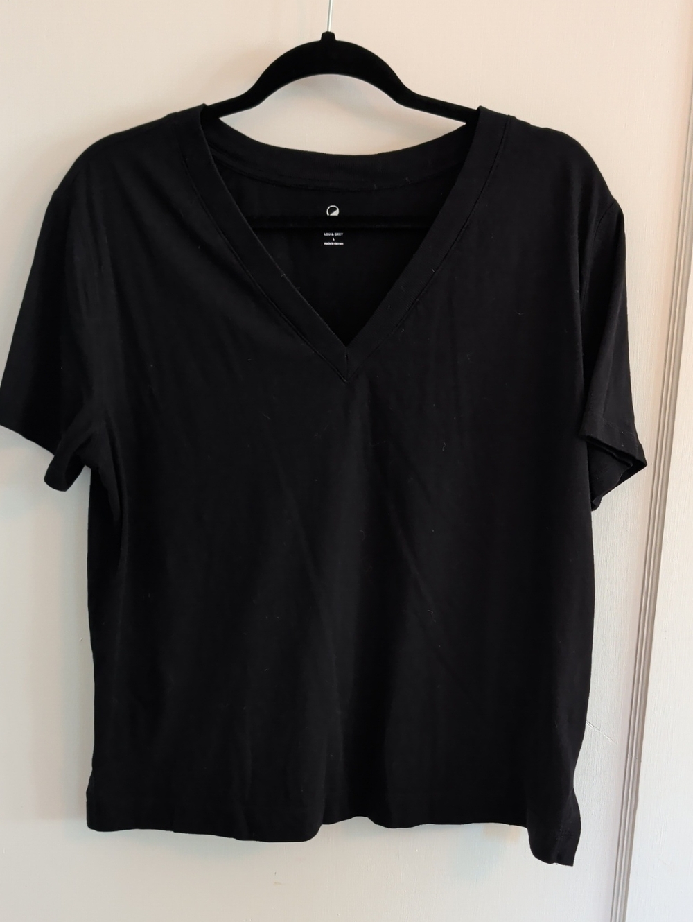 Lou & Grey Black V-Neck Short Sleeve Tee